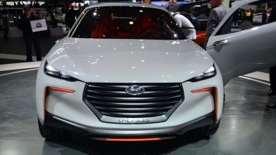 Hyundai Intrado concept nose - Geneva Live