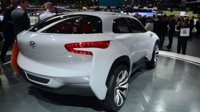 Hyundai Intrado concept rear three quarter - Geneva Live