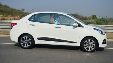 Hyundai Xcent Review moving side