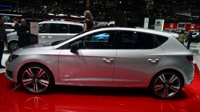 Seat Leon Cupra 280 side - Geneva Live