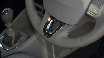 2014 Renault Fluence facelift review steering chrome