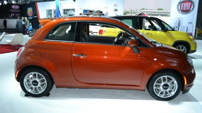 2015 Fiat 500 side at the 2014 New York Auto Show