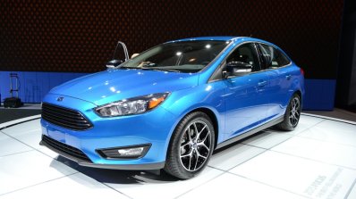 2015 Ford Focus at 2014 New York Auto Show - front three quarter left