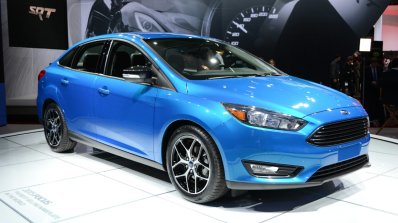 2015 Ford Focus at 2014 New York Auto Show - front three quarter