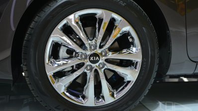 2015 Kia Sedona at 2014 New York Auto Show - wheel