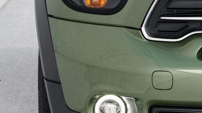 2015 Mini Countryman facelift press shot headlight