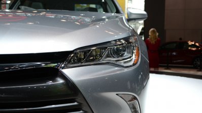 2015 Toyota Camry at 2014 NY Auto Show headlight