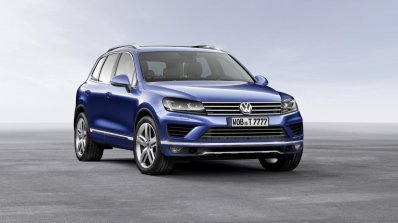 2015 VW Touareg front three quarters left press shot