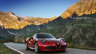 Alfa Romeo 4C front profile press shot