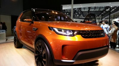 Land Rover Discovery Vision Concept front three quarters left at Auto China 2014