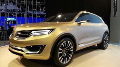 Lincoln MKX Concept front three quarters at Auto China 2014