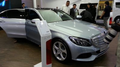 Mercedes C-Class long wheelbase front three quarters at Auto China 2014