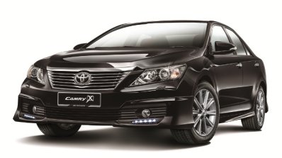 Toyota Camry G X Malaysia press shot front