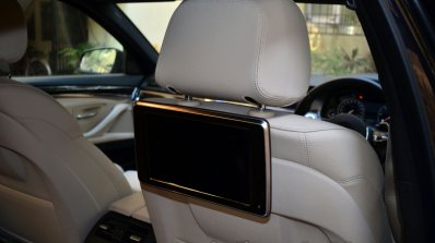 2014 BMW 530d M Sport Review rear entertainment unit