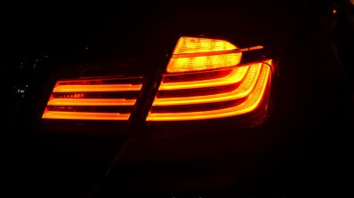2014 BMW 530d M Sport Review taillight night indicator