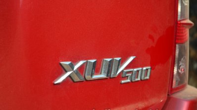 2014 Mahindra XUV500 Review badge
