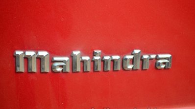 2014 Mahindra XUV500 Review nameplate