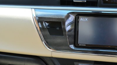 2014 Toyota Corolla Altis Diesel Review center panel