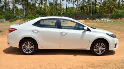 2014 Toyota Corolla Altis Diesel Review side