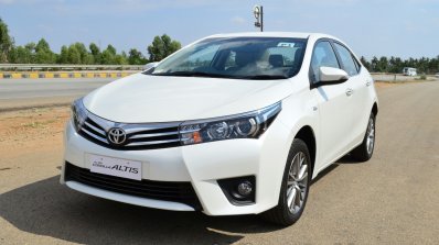 2014 Toyota Corolla Altis Petrol Review front three quarter