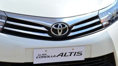 2014 Toyota Corolla Altis Petrol Review grille