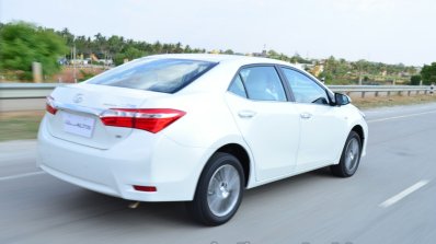 2014 Toyota Corolla Altis Petrol Review rear quarter moving