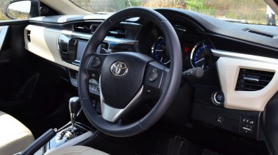 2014 Toyota Corolla Altis Petrol Review steering