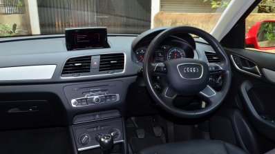 Audi Q3S Review dashboard