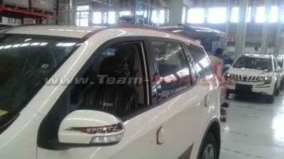 Mahindra XUV500 Sportz front spied