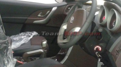 Mahindra XUV500 Sportz interior spied