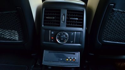 Mercedes-Benz ML 63 AMG Review rear ac vent