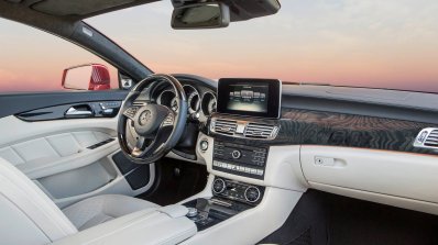 2015 Mercedes CLS Class dashboard official image