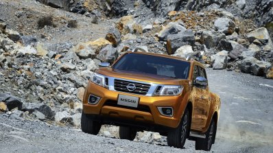 2015 Nissan Navara front offical image