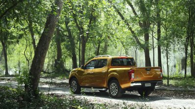 2015 Nissan Navara rear three quarters official image