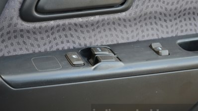 Isuzu D-Max Spacecab Arched Deck Review door armrest