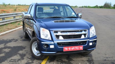 Isuzu D-Max Spacecab Arched Deck Review front three quarters