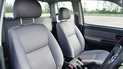 Isuzu D-Max Spacecab Arched Deck Review seat