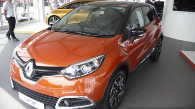 Renault Captur front three quarters left at the 2014 Goodwood Festival of Speed
