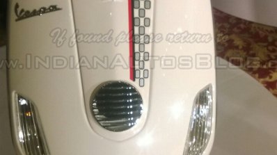Vespa Esclusivo preview White front