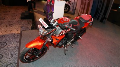 Yamaha FZ-S FI V2.0 red front three quarters