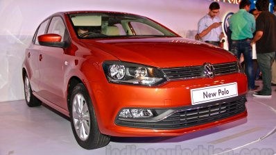 2014 VW Polo facelift front three quarters left launch