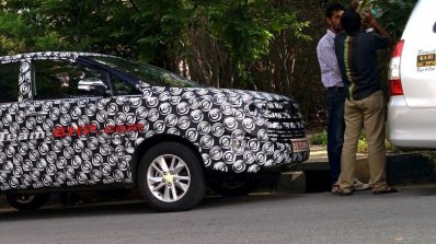 2016 Toyota Innova India spied side