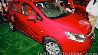 Chevrolet Sail U-VA Manchester United Edition front three quarters