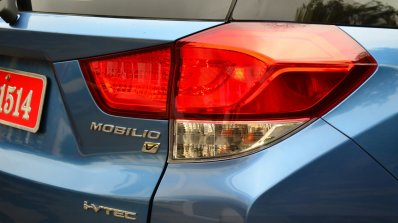 Honda Mobilio Petrol Review V variant
