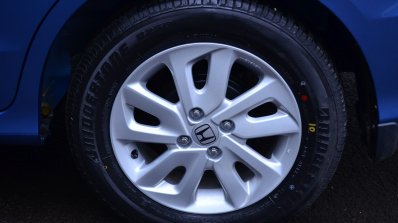 Honda Mobilio Petrol Review wheel