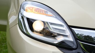 Honda Mobilio RS India live image headlight indicator