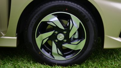 Honda Mobilio RS India live image wheel
