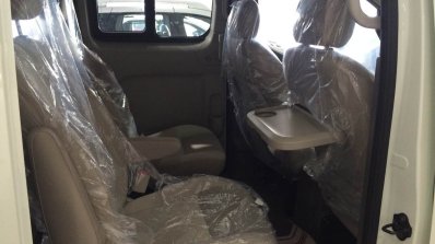 Refreshed NIssan Evalia live images rear seat