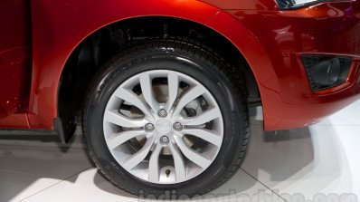 Datsun mi-DO at the 2014 Moscow Motor Show wheel