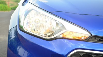 Hyundai Elite i20 Diesel Review front lights